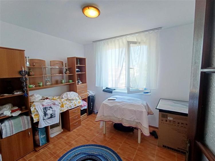 Apartament 3 camere in zona centrala Moldova Noua - 8
