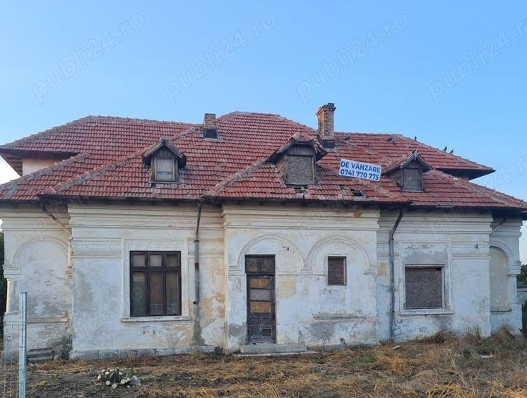 Casă cu 6 camere cu Teren 1076 Mp în Eforie
