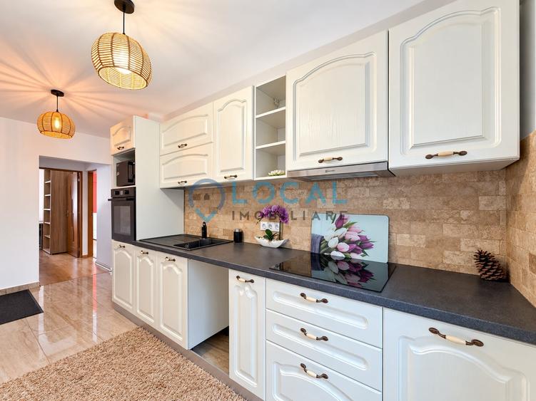 Apartament cu 3 camere decomandat, mobilat în Între Lacuri