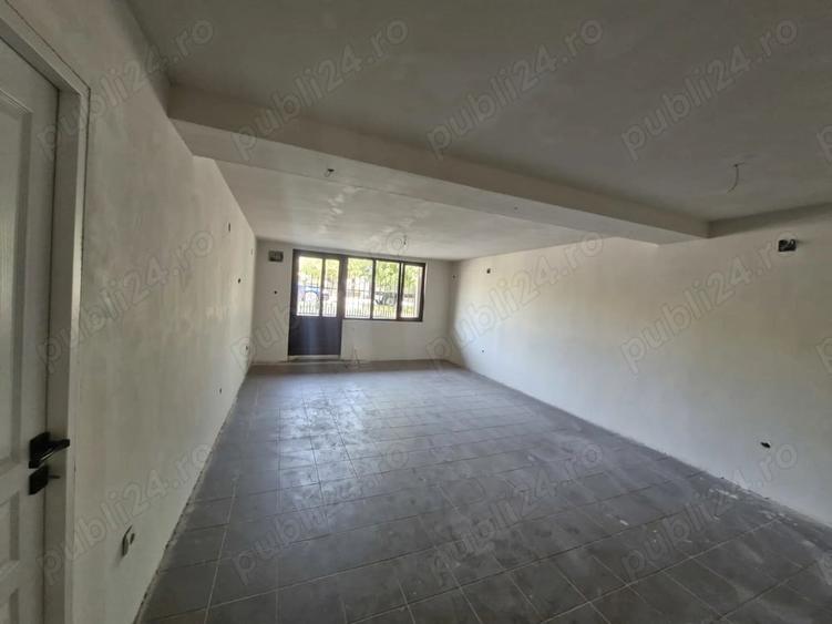 Casă cu 6 camere cu Teren 1707 Mp în Schela