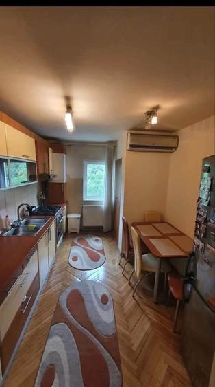 Apartament cu 3 camere decomandat în Mărăști