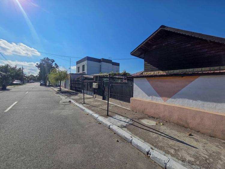 Casă individuală cu 4 camere cu Canalizare în Brătianu