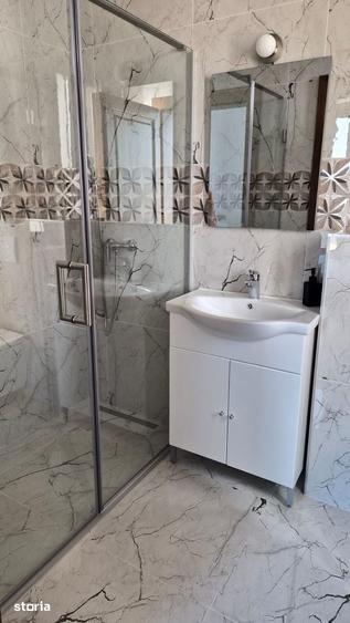 Casă cu 4 camere cu Teren 566 Mp în Central