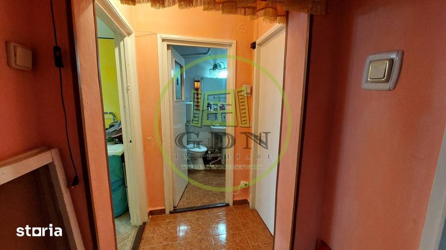 Apartament cu 3 camere decomandat în Valea Rosie