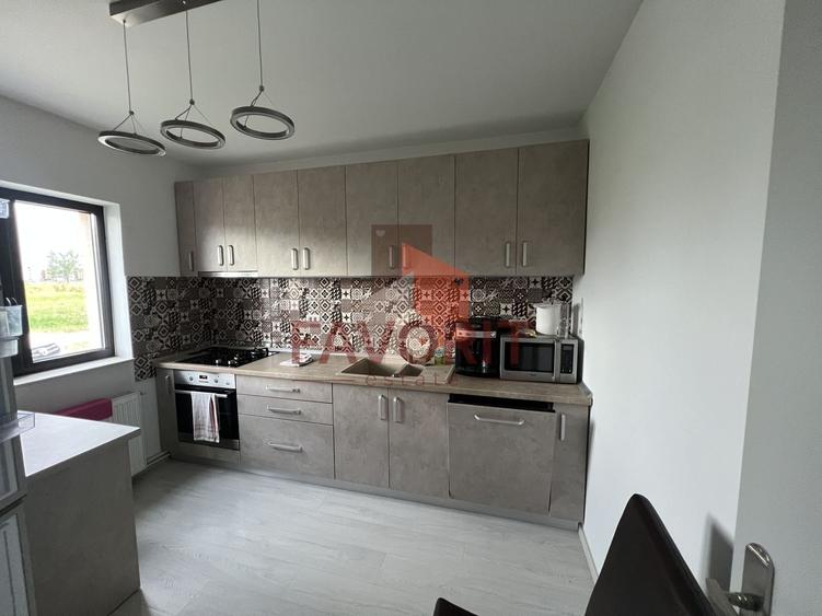 Duplex cu 4 camere cu Canalizare în Giroc