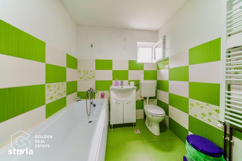 Casă cu Teren 1597 Mp în Ghioroc