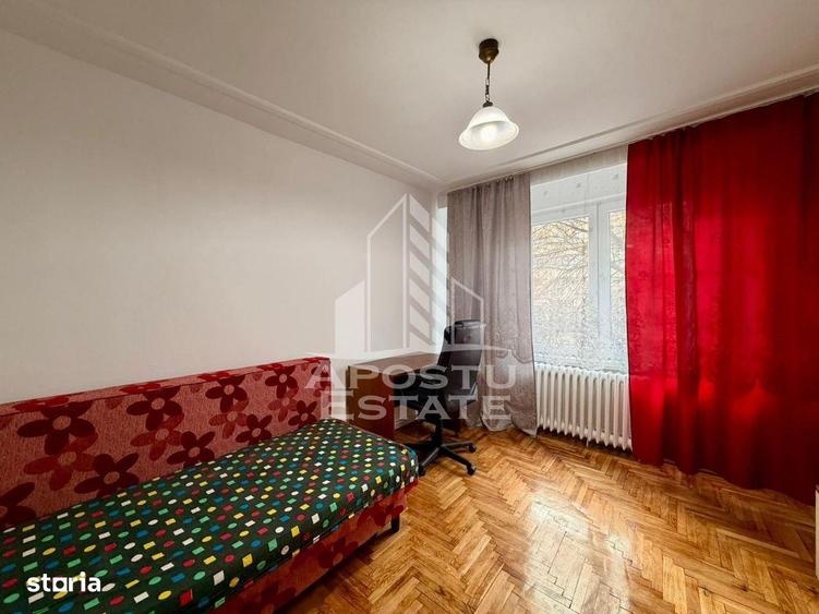 Apartament cu 3 camere, mobilat în Complex Studențesc