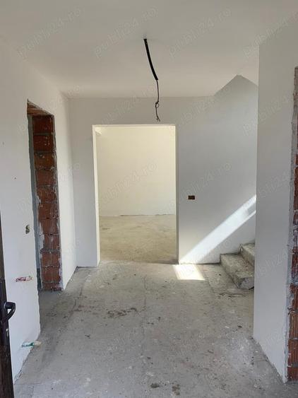 Casă cu 4 camere cu Teren 800 Mp în Bârnova
