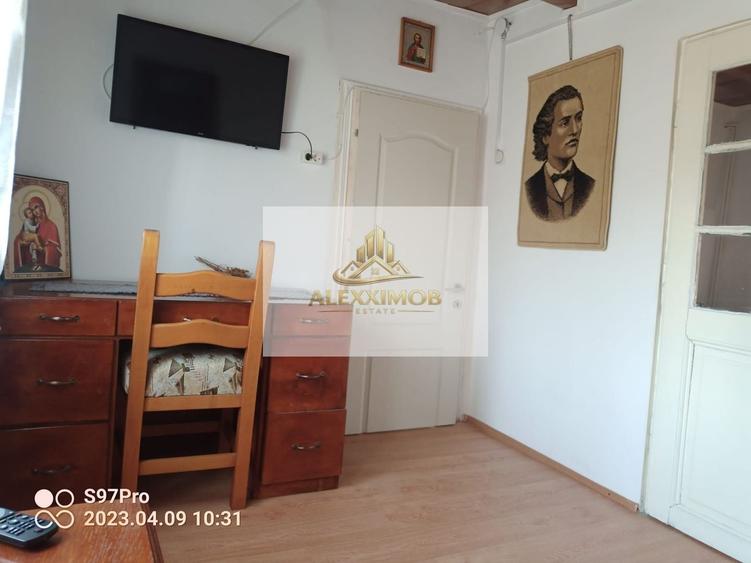 Casă individuală cu 3 camere cu Canalizare în Ciolpani