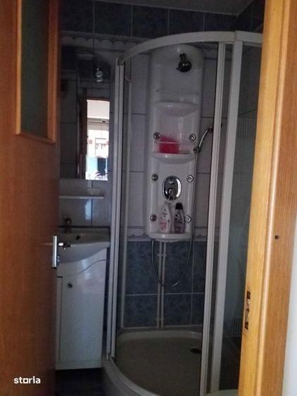 Apartament cu 3 camere decomandat în Berceni