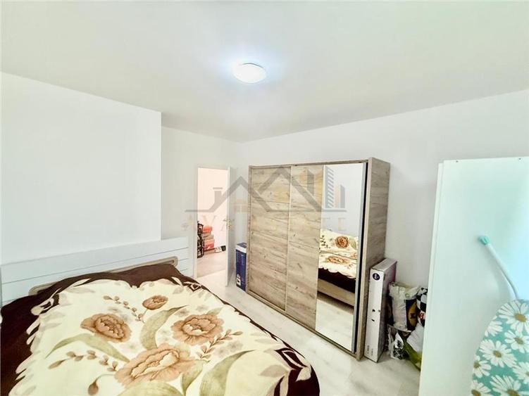 Apartament cu 3 camere semidecomandat, mobilat în Dumbrăvița