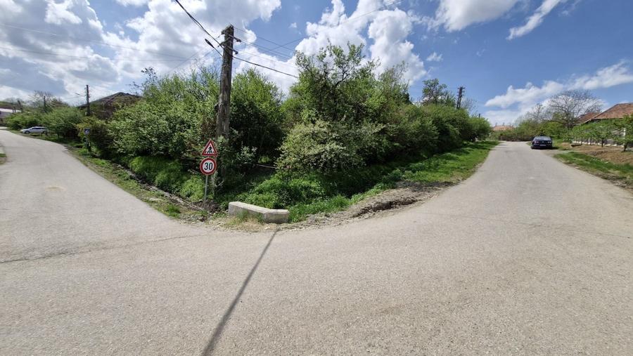 Teren de 1950 mp, în Dioșod