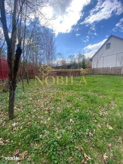 Casă cu 10 camere cu Teren 1332 Mp în Mănăstirea Cașin