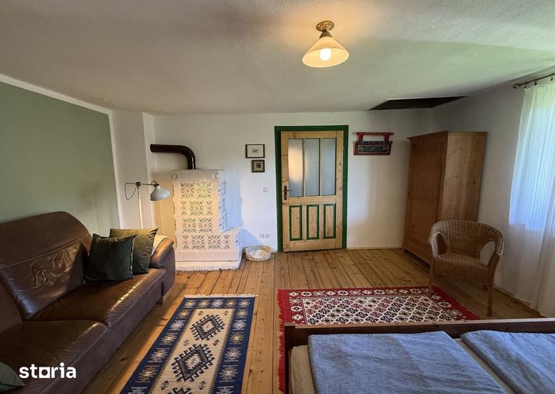 Casă cu 2 camere decomandat cu Teren 1400 Mp în Vânători