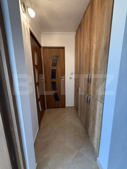 Apartament cu 3 camere decomandat în Micro 16