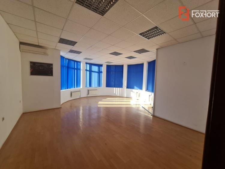 Spațiu industrial, de 13,236 mp, în Deta
