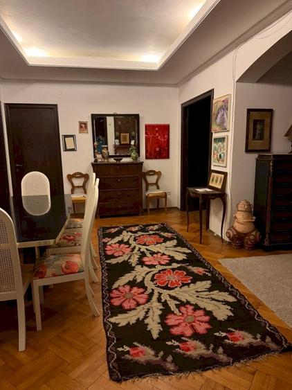 Apartament cu 3 camere decomandat în Universitate
