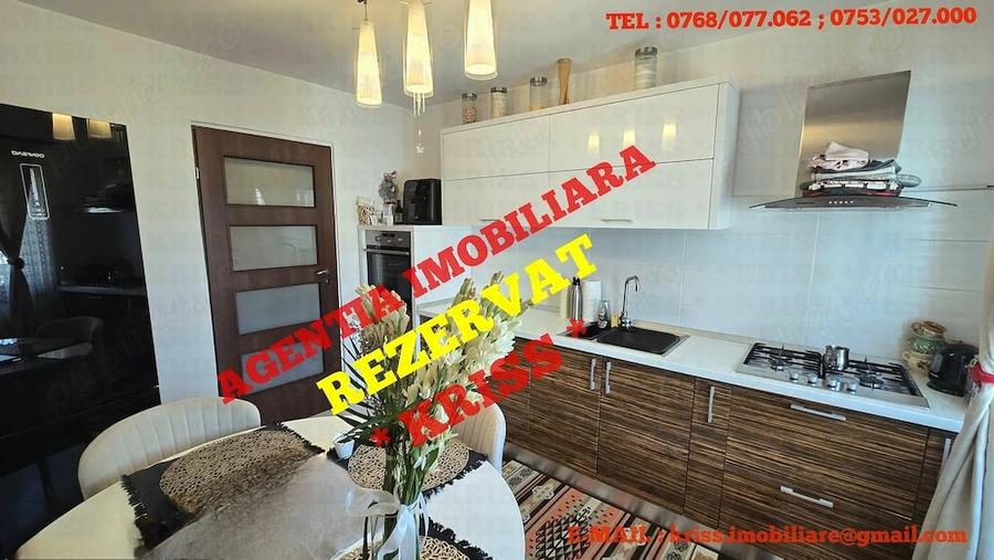Apartament cu 3 camere decomandat în Popa Șapcă