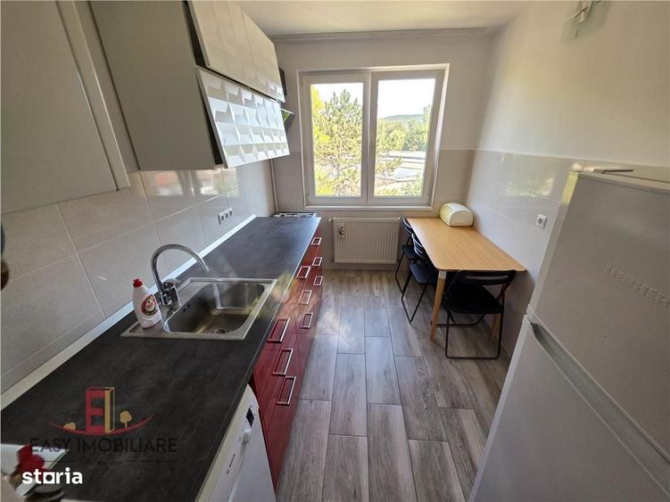 Apartament cu 3 camere decomandat în Aleea Carpați