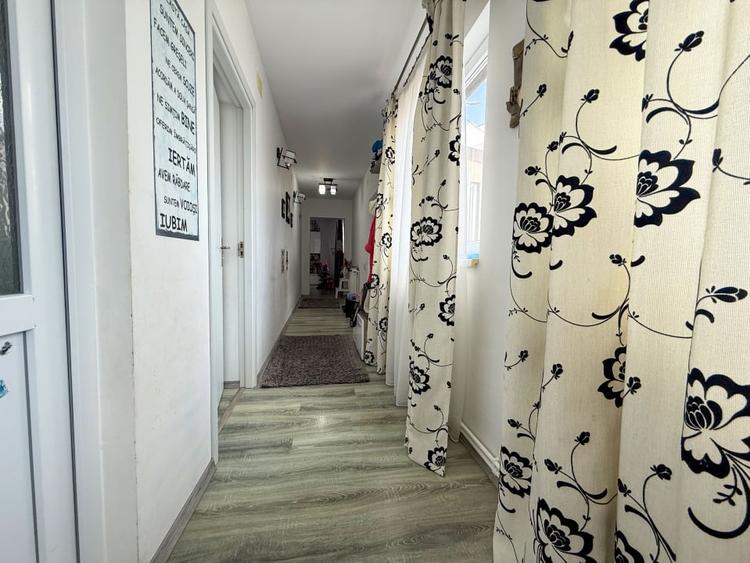 Casă individuală cu 3 camere cu Canalizare în Ovidiu