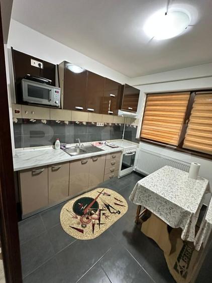 Apartament cu 3 camere decomandat, mobilat în Canta