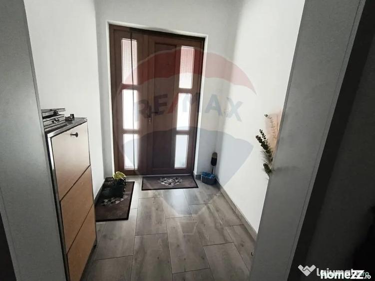 Casă cu 5 camere cu Teren 343 Mp în Central