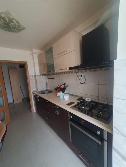 Apartament cu 2 camere decomandat, mobilat în Micro 16