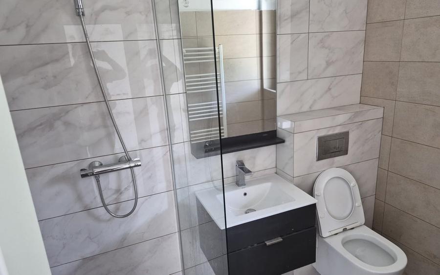 Duplex cu 4 camere cu Canalizare în Odăi