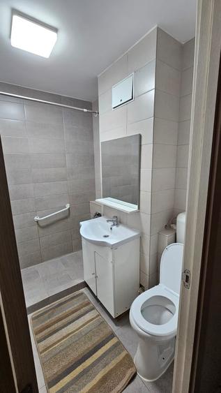 Apartament cu 4 camere decomandat în Titan