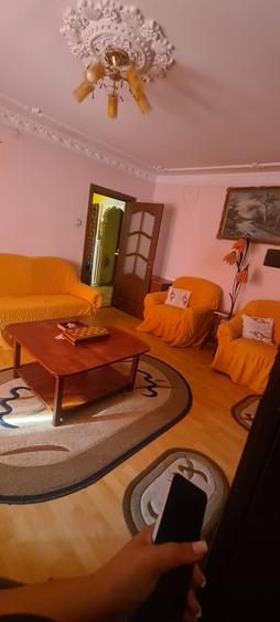 Apartament cu 3 camere decomandat, mobilat în Nerva Traian