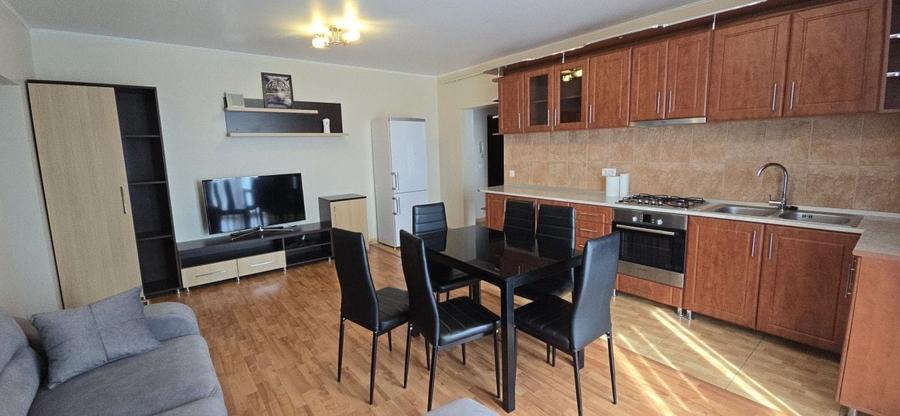 Apartament cu 3 camere decomandat, mobilat în Carpați 2