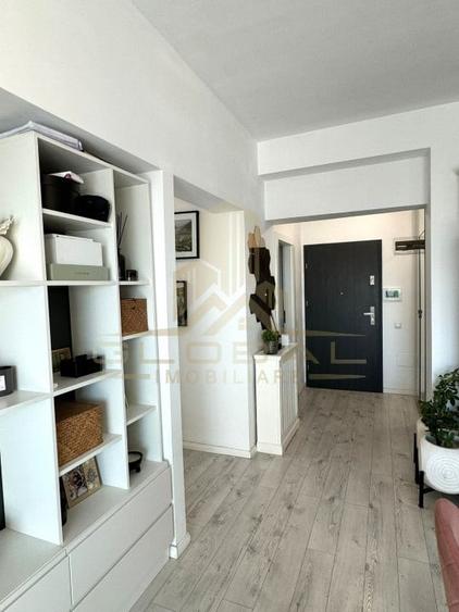 Apartament cu 3 camere semidecomandat în Bună Ziua