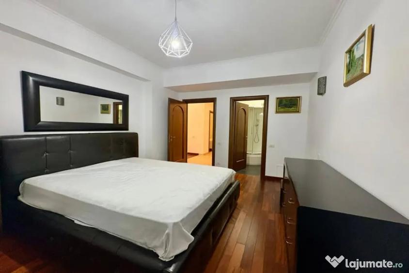 Apartament cu 3 camere semidecomandat în Bucureștii Noi