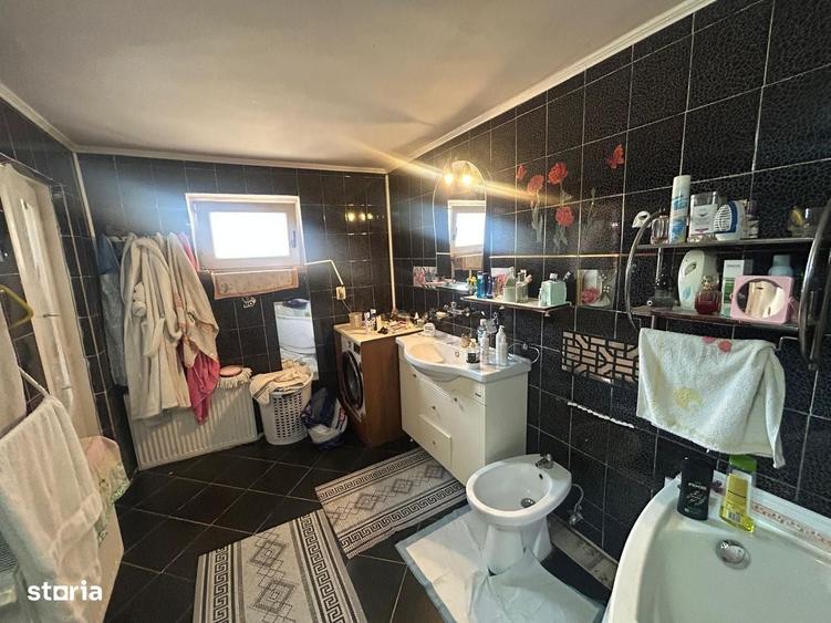 Casă cu 4 camere cu Teren 300 Mp în 1 Mai