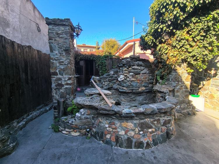 Casă individuală cu 3 camere cu Canalizare în Faleza Nord
