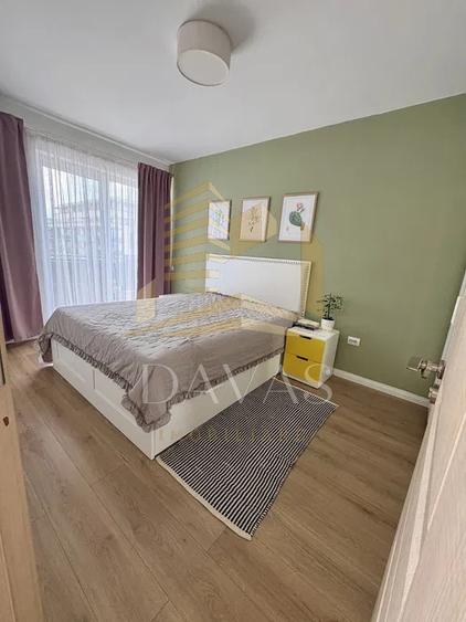 Apartament cu 2 camere semidecomandat, mobilat în Sopor