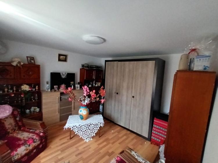 Casă cu 4 camere în Fântânele