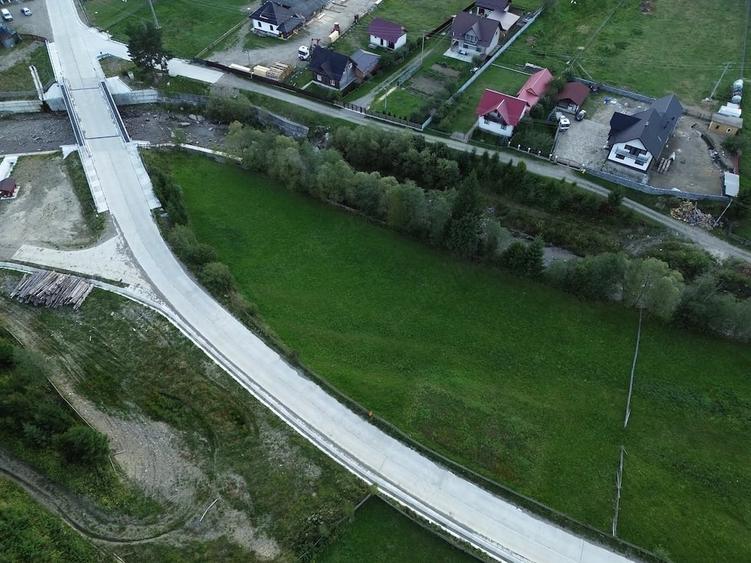 Teren de 3000 mp, în Brodina
