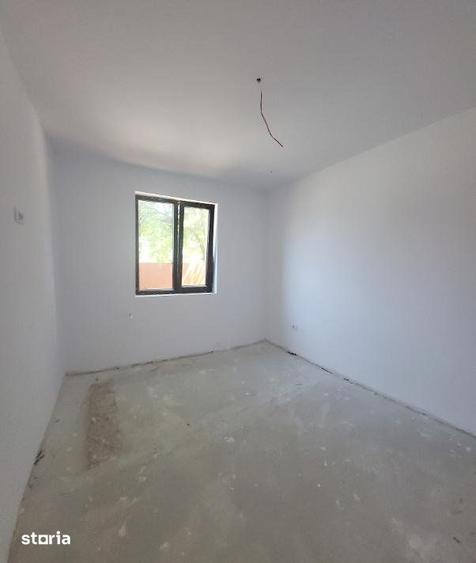 Casă cu 4 camere cu Teren 300 Mp în Central