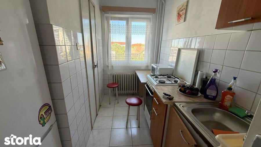 Apartament cu 2 camere semidecomandat, mobilat în Tipografilor