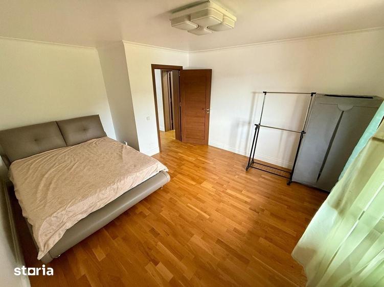 Casă cu 5 camere cu Teren 750 Mp în Bârnova