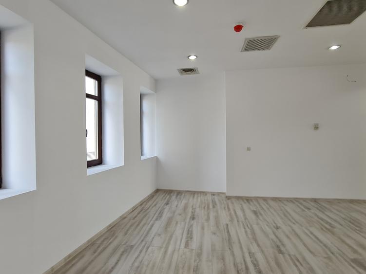 Birou, de 257 mp, în Unirii