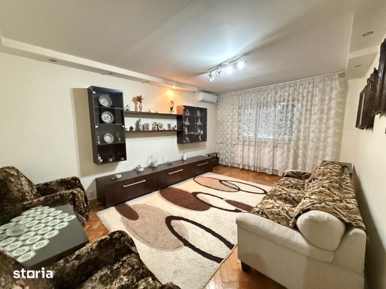 Apartament cu 3 camere decomandat în Soarelui