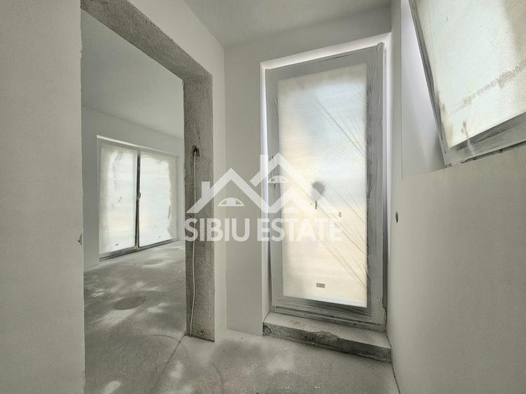 Duplex cu 4 camere cu Canalizare în Exterior Nord