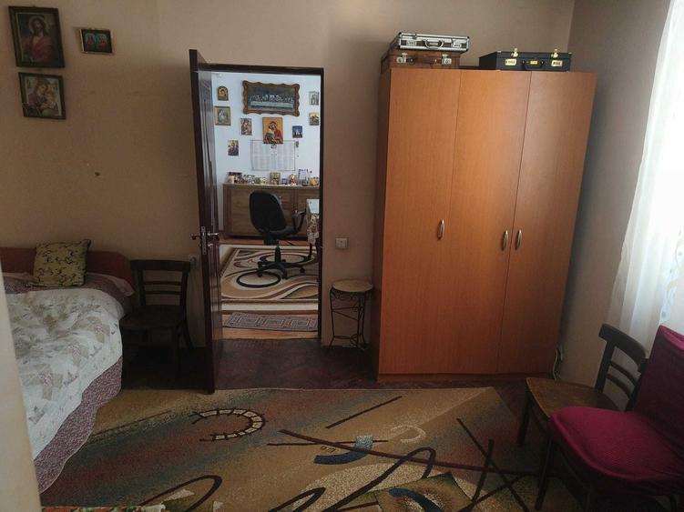 Apartament cu 4 camere nedecomandat în Foișorul de Foc
