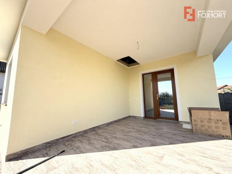 Casă cu 4 camere cu Teren 900 Mp în Sânandrei