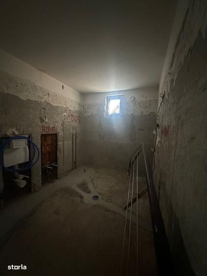 Casă cu 4 camere în Crevedia