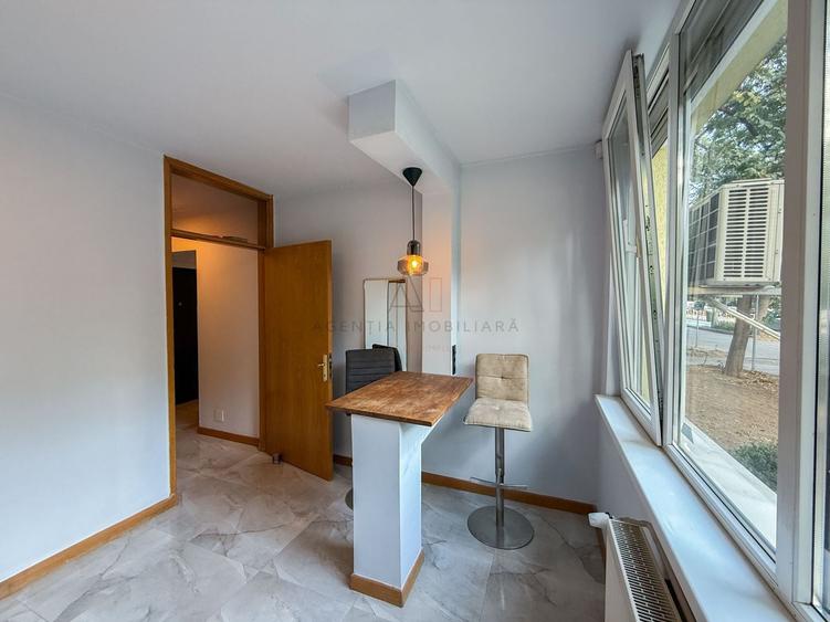 Apartament cu 2 camere decomandat în Arcul de Triumf
