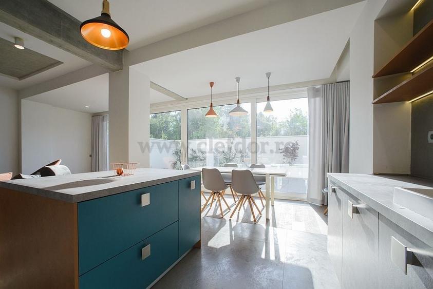 Apartament cu 4 camere decomandat, mobilat în Iancu Nicolae