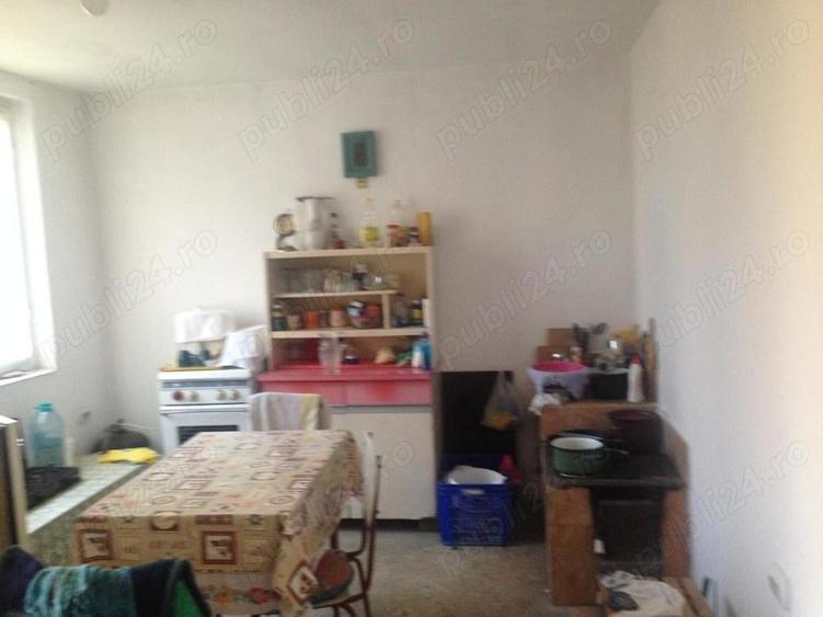 Casă cu 3 camere cu Teren 5000 Mp în Pătlăgeanca